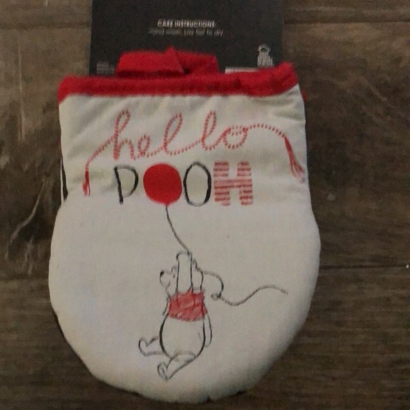 Official Disney Winnie the Pooh 2pck oven mitts - Picture 2 of 4